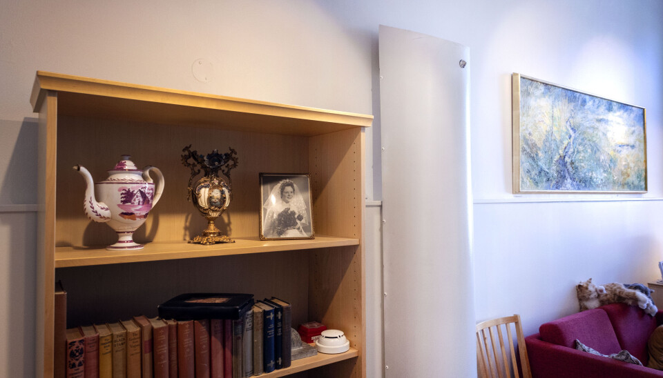Almas hus er Oslo kommunes visnings- og demonstrasjonssenter for velferdsteknologi og hjelpemidler. Et mobilt vanntåkeanlegg er installert i leiligheten. Almas hus er Oslo kommunes visnings- og demonstrasjonssenter for velferdsteknologi og hjelpemidler. Et mobilt vanntåkeanlegg er installert i leiligheten.