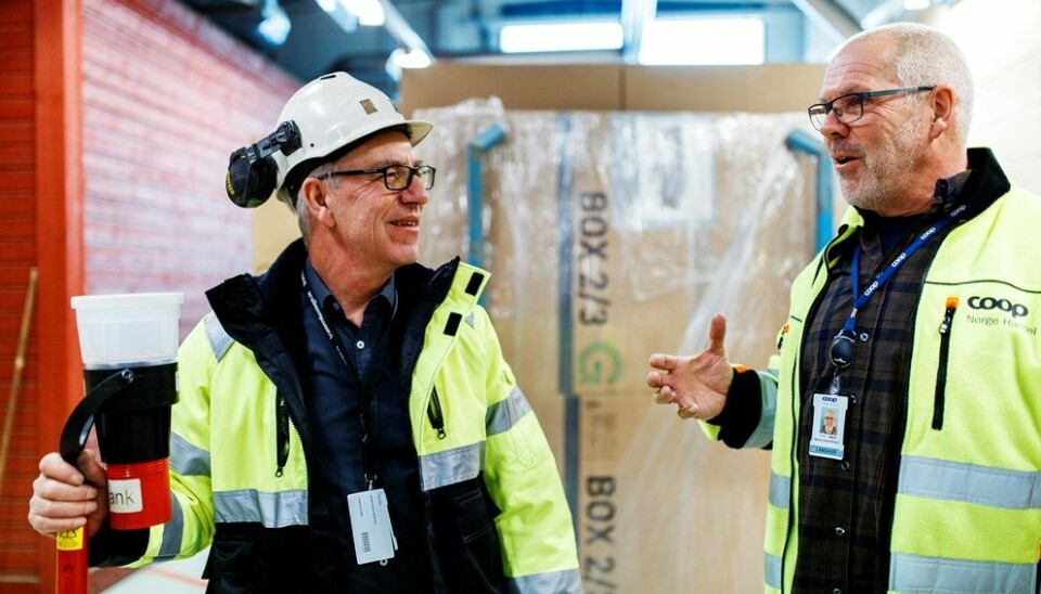 Kontrollør Frank Elton og Eiendomsansvarlig for Coop Faghandel samarbeider godt om sikkerheten i bygget.