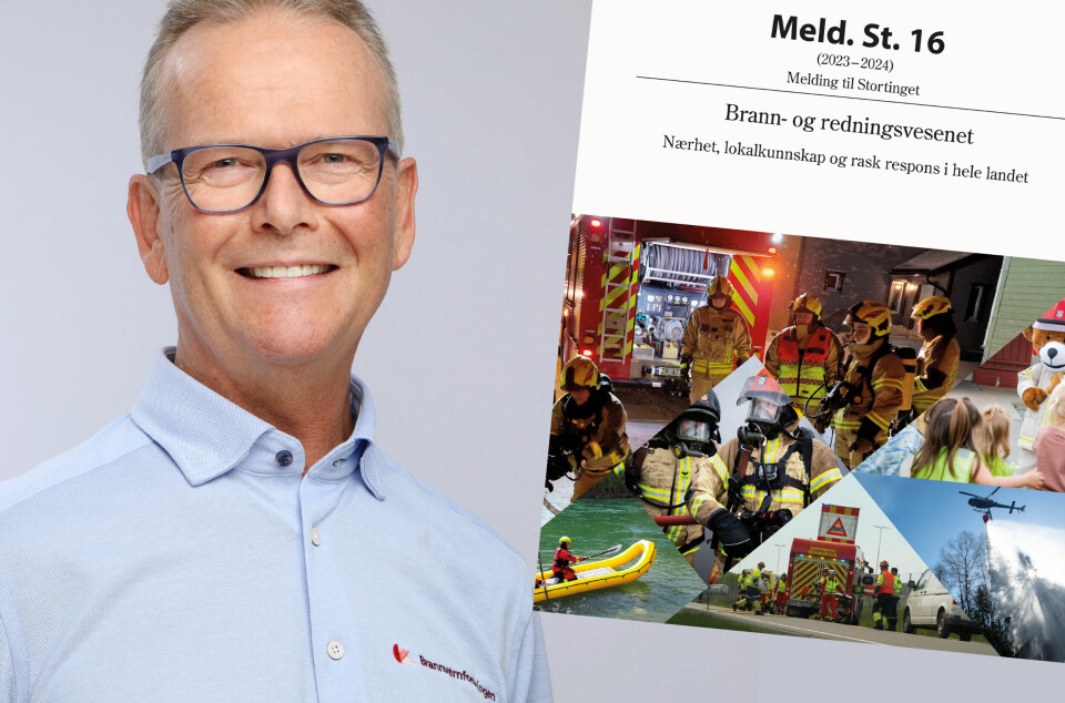 Bildet er en montasje med bilde av Rolf Søtorp som smiler foran en grå vegg. På siden av ham er forsiden av stortingsmeldingen om brann- og redningsvesenet satt inn som en montasje.